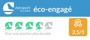 Badge Aéroports Voyages attestant de l’engagement des aéroports vers la décarbonation